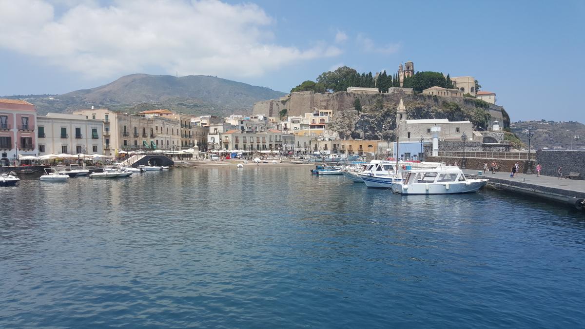 Isole Eolie con Yacht