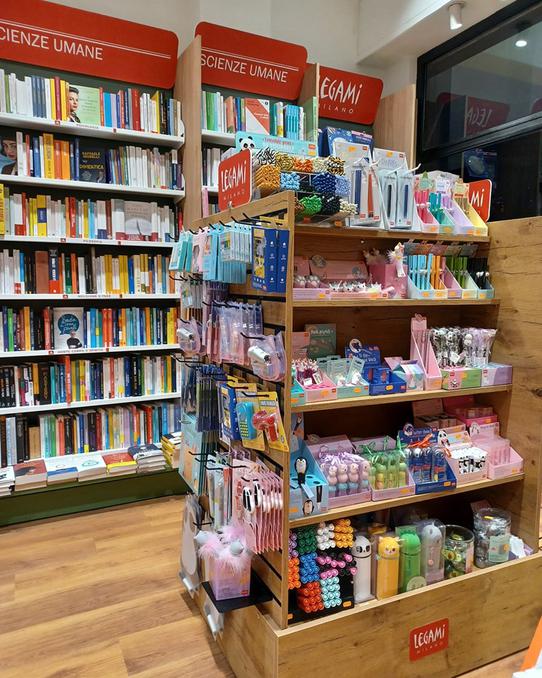 Mondadori Bookstore