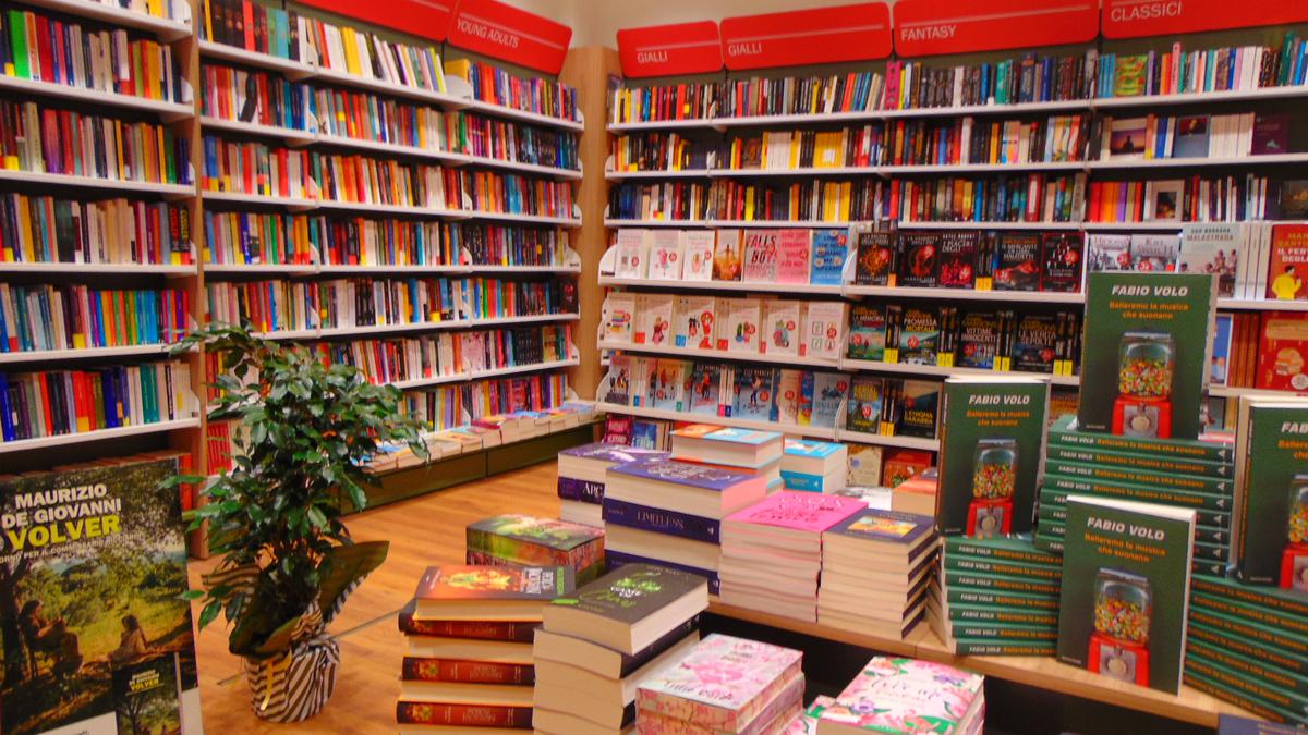 Mondadori Bookstore