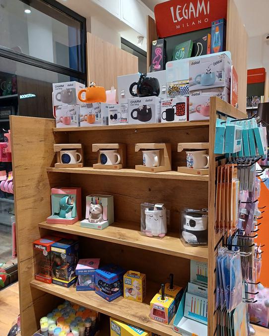 Mondadori Bookstore